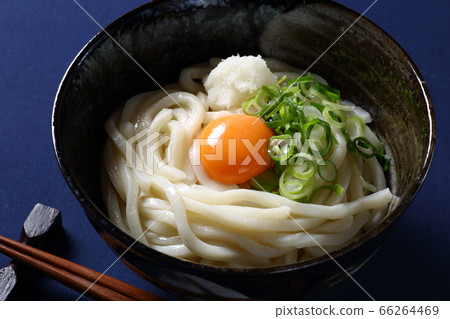 Chilled kamatama udon 66264469