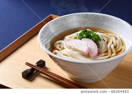 Udon noodles 66264483