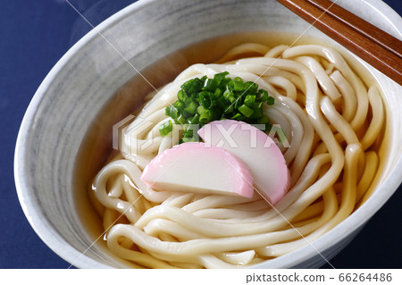 Udon noodles 66264486