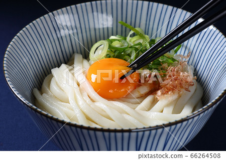 蒲松烏冬面，深藍色背景 66264508