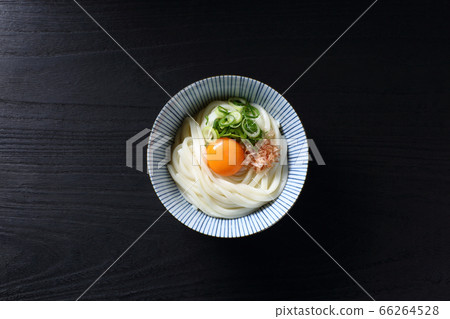 Kamatama Udon, overhead view 66264528