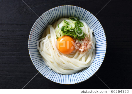 Kamatama Udon, overhead view 66264533