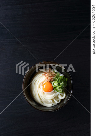 Kamatama Udon, overhead view 66264554