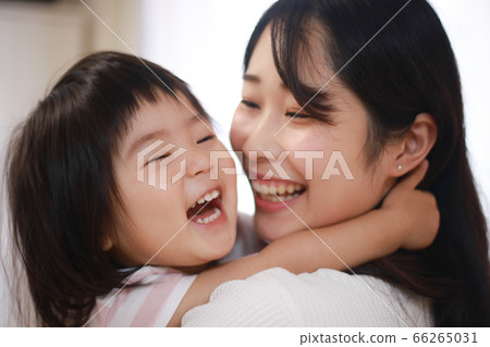 笑臉父母和孩子 66265031