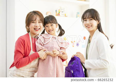 Lifestyle,woman,kindergarten Lifestyle,woman,kindergarten 66265232