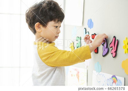 生活方式，男孩，幼兒園 66265378