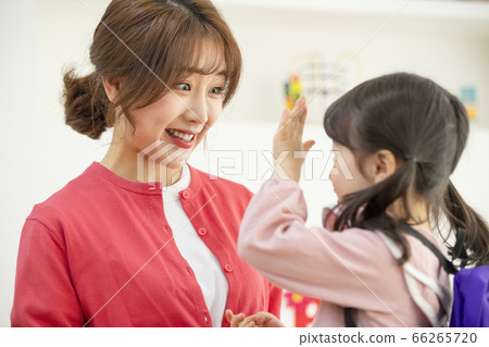 生活方式,女人,幼兒園 生活方式,女人,幼兒園 66265720