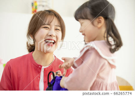 Lifestyle,woman,kindergarten Lifestyle,woman,kindergarten 66265774