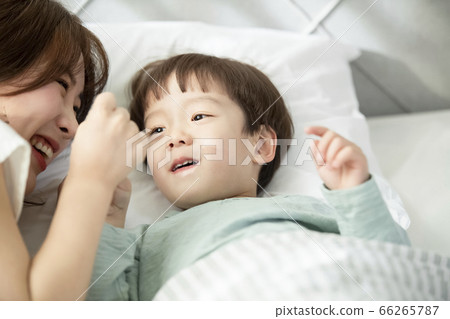 Lifestyle,woman,son Lifestyle,woman,son 66265787