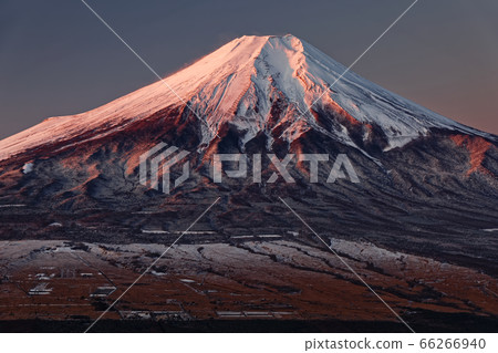 Mt. Fuji at sunrise seen from Oshino and Mt. 66266940