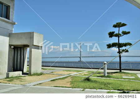 從露天場所看的明石海峽大橋（夏季） 66269481