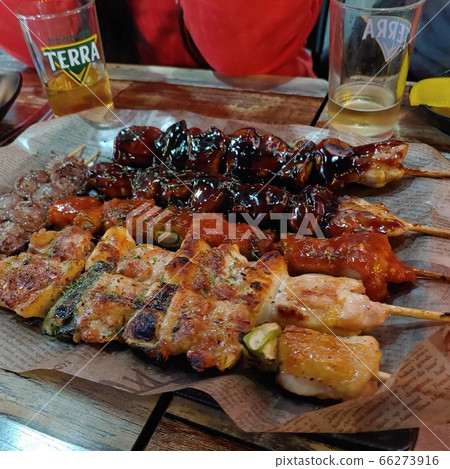 Beer on 4 chicken skewers 66273916