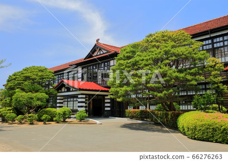 [Yamaguchi Prefecture] Hagi-Meirin School under sunny weather 66276263