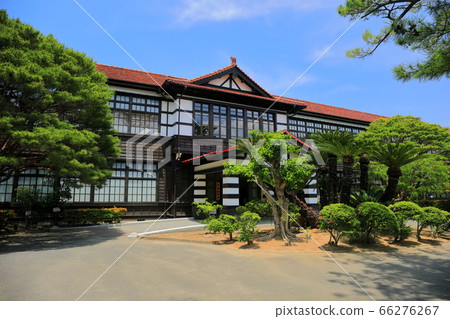 [Yamaguchi Prefecture] Hagi-Meirin School under sunny weather 66276267