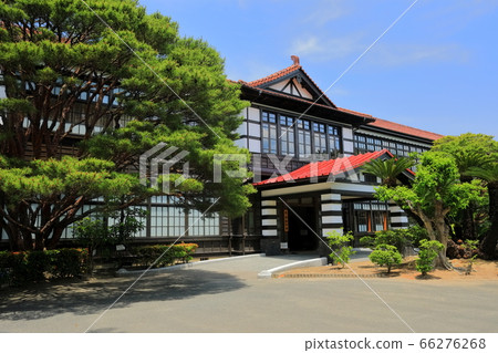 [Yamaguchi Prefecture] Hagi-Meirin School under sunny weather 66276268
