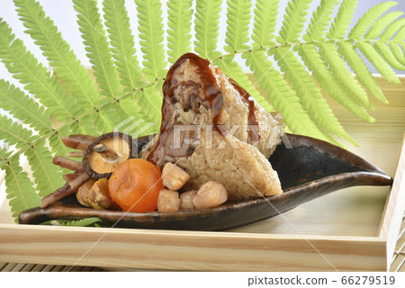 中國習俗,端午節節慶好吃的傳統粽子 66279519