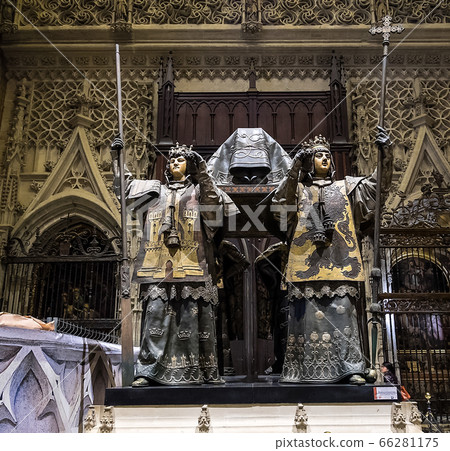 Interior of Catedral de Santa Maria de la Sede in 66281175