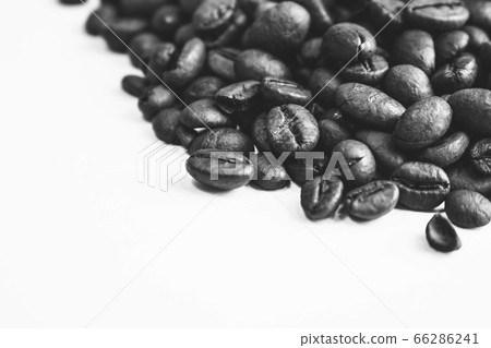 Beautiful texture of freshly roasted selected Beautiful texture of freshly roasted selected 66286241