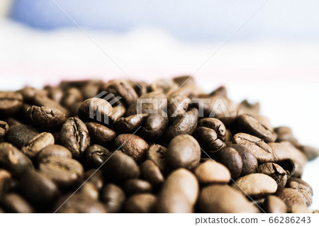 Beautiful texture of freshly roasted selected Beautiful texture of freshly roasted selected 66286243