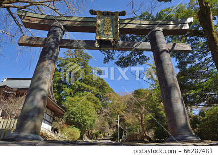 Hidehiko mountain bronze torii Hidehiko mountain bronze torii 66287481