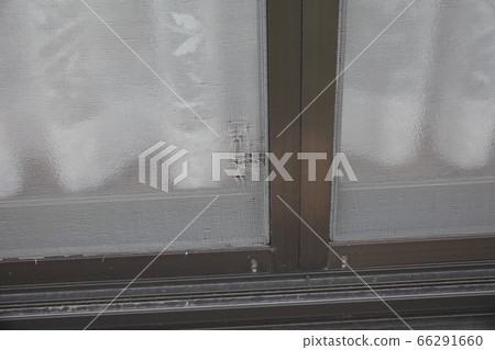 破碎的紗門 破碎的紗門 66291660