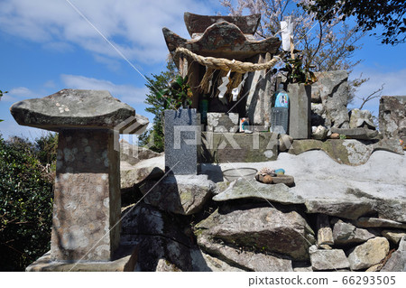 Kuratake Shrine 66293505