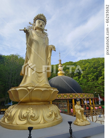 Scenery, Scenic Views, Buddha, Golden Buddha, Buddha, Golden Court, Sinwon-ri Voodoo Temple, Buddha's Day, Buddhism Image, Stone Pagoda, Lantern Scenery, Scenic Views, Buddha, Golden Buddha, Buddha, Golden Court, Sinwon-ri Voodoo Temple, Buddha's Day, Buddhism Image, Stone Pagoda, Lantern 66293692