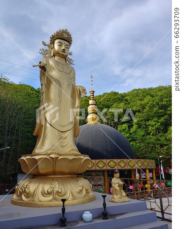 Scenery, Scenic Views, Buddha, Golden Buddha, Buddha, Golden Court, Sinwon-ri Voodoo Temple, Buddha's Day, Buddhism Image, Stone Pagoda, Lantern Scenery, Scenic Views, Buddha, Golden Buddha, Buddha, Golden Court, Sinwon-ri Voodoo Temple, Buddha's Day, Buddhism Image, Stone Pagoda, Lantern 66293709