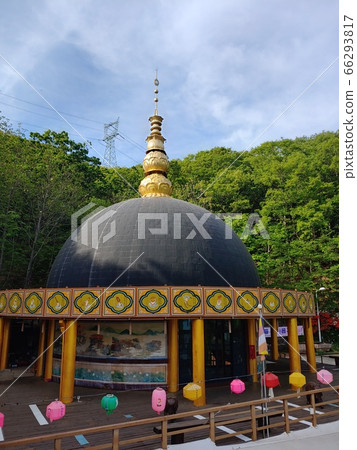 Scenery, Scenic Views, Buddha, Golden Buddha, Buddha, Golden Court, Sinwon-ri Voodoo Temple, Buddha's Day, Buddhism Image, Stone Pagoda, Lantern Scenery, Scenic Views, Buddha, Golden Buddha, Buddha, Golden Court, Sinwon-ri Voodoo Temple, Buddha's Day, Buddhism Image, Stone Pagoda, Lantern 66293817