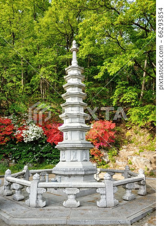 Scenery, Scenic Views, Buddha, Golden Buddha, Buddha, Golden Court, Sinwon-ri Voodoo Temple, Buddha's Day, Buddhism Image, Stone Pagoda, Lantern Scenery, Scenic Views, Buddha, Golden Buddha, Buddha, Golden Court, Sinwon-ri Voodoo Temple, Buddha's Day, Buddhism Image, Stone Pagoda, Lantern 66293854