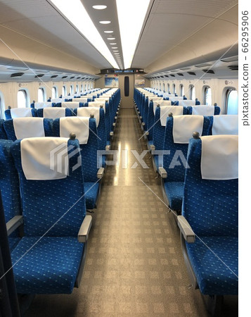 沒有人的新幹線座位垂直構圖 沒有人的新幹線座位垂直構圖 66295906