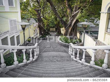 calcada do carmo portuguese colonial alleyway in 66295984