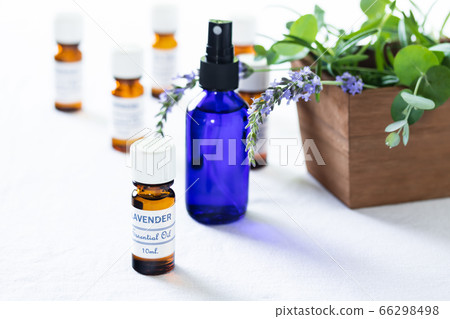 Aromatherapy essential oil 66298498