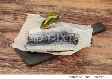 Herring fillet with skin and spices 66299022