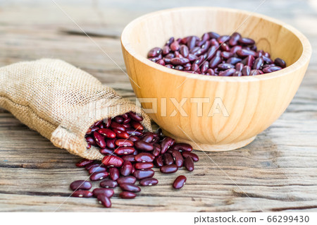 Red bean seeds 66299430
