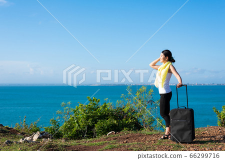 A woman to travel A woman to travel 66299716