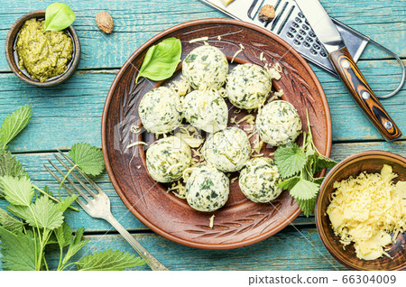 Curd dumplings with herbs 66304009
