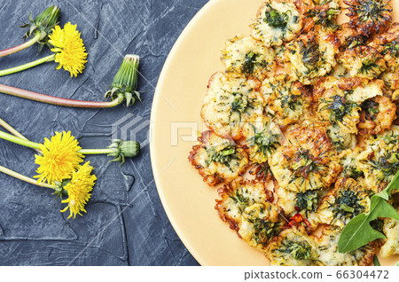 Fried dandelion flowers 66304472