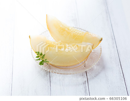 Cleopatra melon cut Cleopatra melon cut 66305106