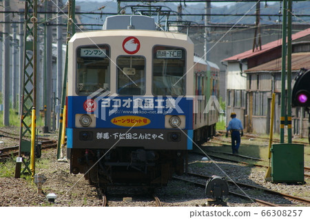 s真電鐵Jo真線1000型列車滯留在高崎站 s真電鐵Jo真線1000型列車滯留在高崎站 66308257