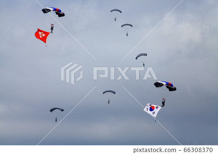 Black eagle,parachute,blue sky,soldier,landscape Black eagle,parachute,blue sky,soldier,landscape 66308370