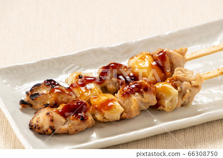 2烤雞肉串/ Negima（Tareyaki）。 66308750