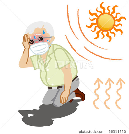 戴著口罩患中暑室外的老人 66311530