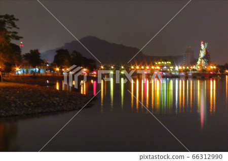 蓮池潭夜景 蓮池潭夜景 66312990