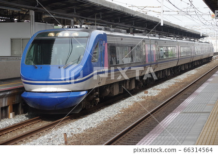 在明石站下車的特快超市博多 在明石站下車的特快超市博多 66314564
