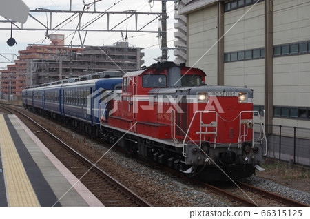 DD51型內燃機車驅動的12系列乘用車 66315125