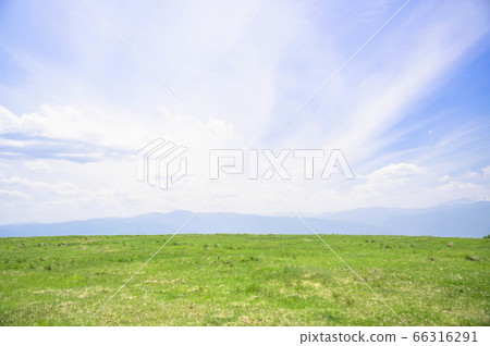 高博奇高原草地和天空 高博奇高原草地和天空 66316291