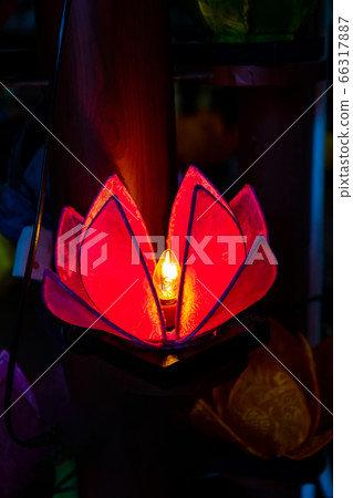 Flower-shaped lantern [Vietnam] 66317887