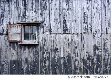 板牆和窗戶 板牆和窗戶 66320073