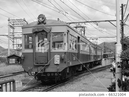 沿舊南海岸岸川線運行的火車 66321004